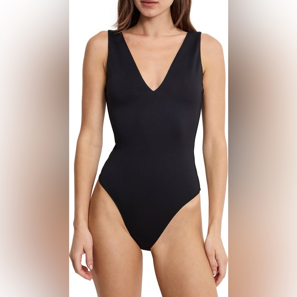 Good American Sculpting Deep V Neck Bodysuit - Thong - Women’s size Large
